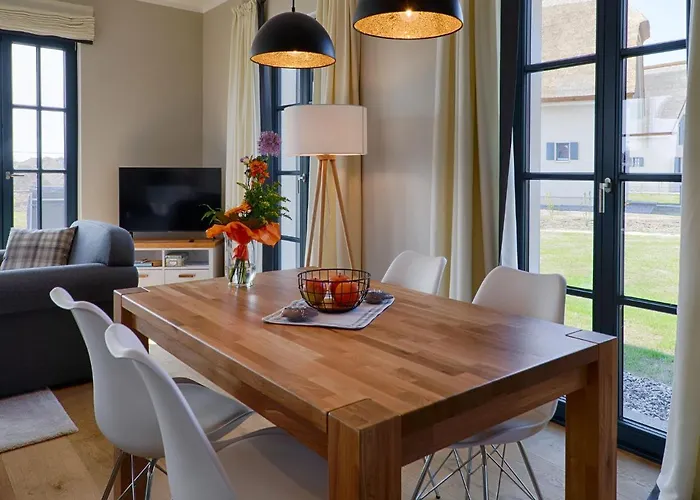 Reetland Am Feriehus Dranske